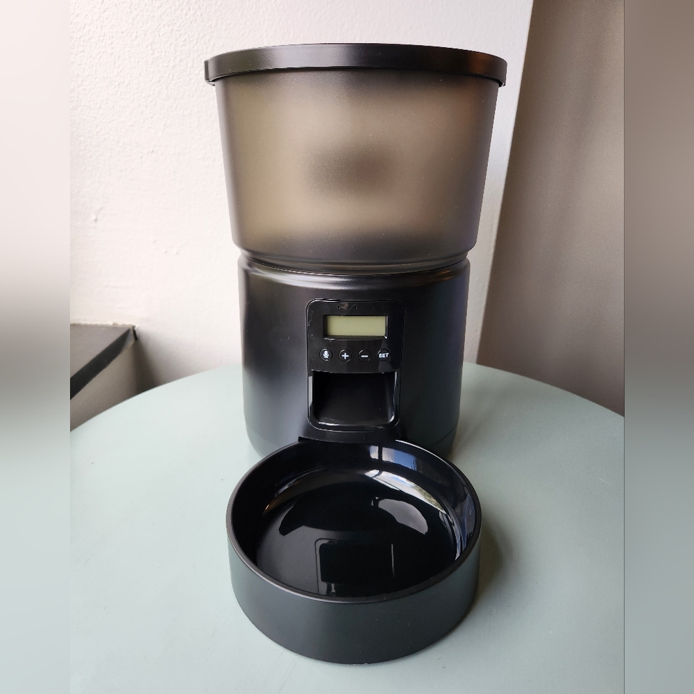Automatic Pet Feeder